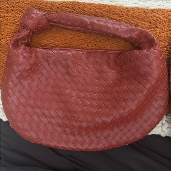 TJMAXX Urban Expression Woven Knotted Bag~Burgundy - Picture 2 of 3